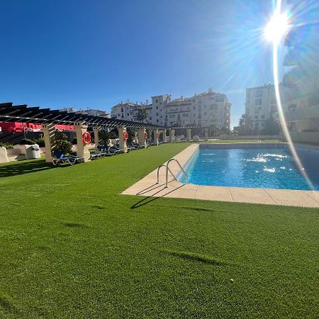 Ferienwohnung Heart Of Puerto Banus Newly Renavated Free Parking , Wifi ,Pool,Gym,Padel Court Marbella Exterior foto