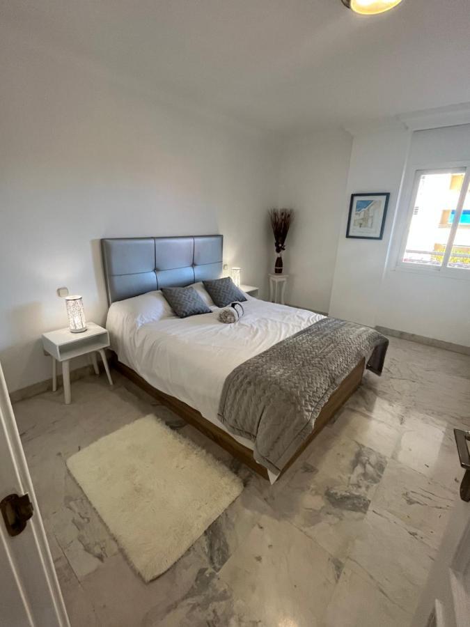 Ferienwohnung Heart Of Puerto Banus Newly Renavated Free Parking , Wifi ,Pool,Gym,Padel Court Marbella Exterior foto